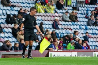 曼联2-1逆转赫尔城，夺英超积分榜榜首位置，曼联英超联赛的历年积分